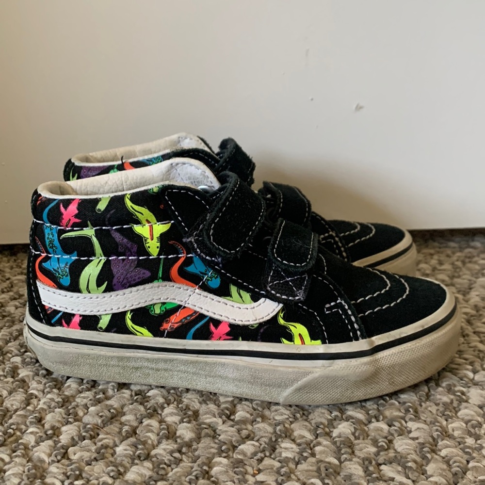 Boys/kids vans glow in the dark sea animals sharks & rays 13
